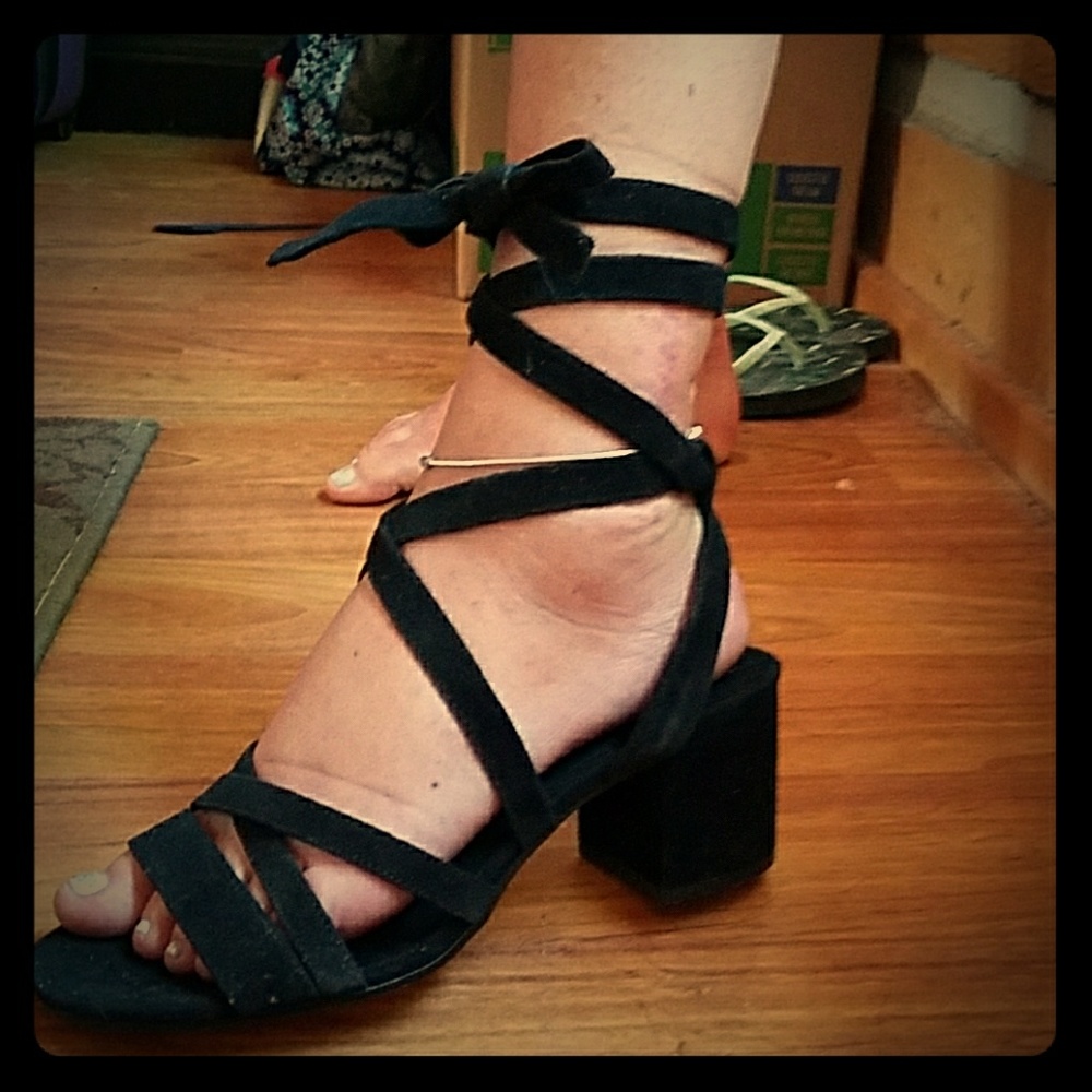 Black tie up sandals w/heel